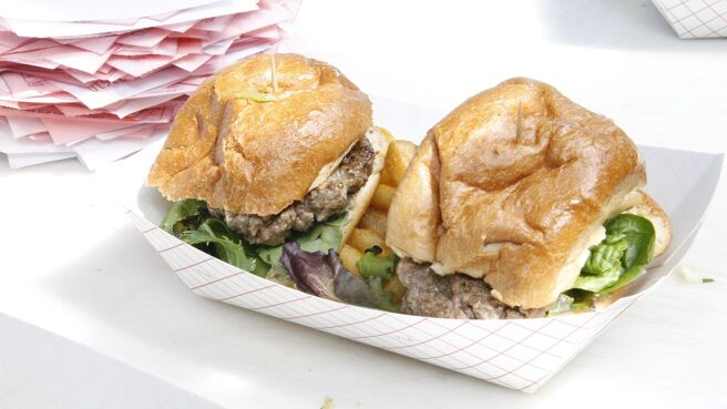 The Great Food Truck Race season 10 episode 5 on Discovery Plus