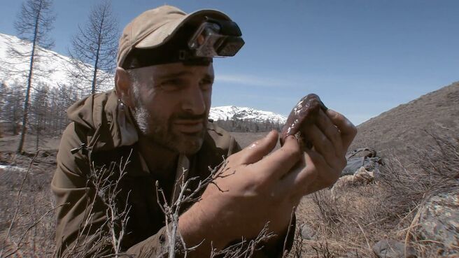 Ed Stafford: Left For Dead season 1 episode 3 on Discovery Plus