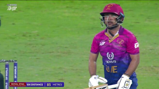 Six! Chopra Smashes It Clean For A Maximum on Sony LIV