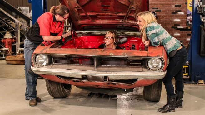 All Girls Garage season 3 episode 7 on Discovery Plus