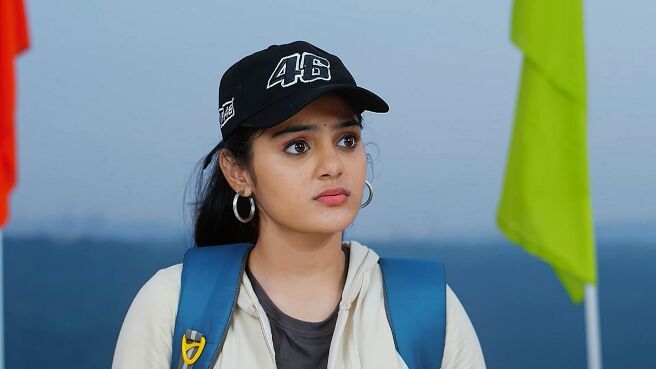 Kudumbasametham season 1 episode 2 on Zee5