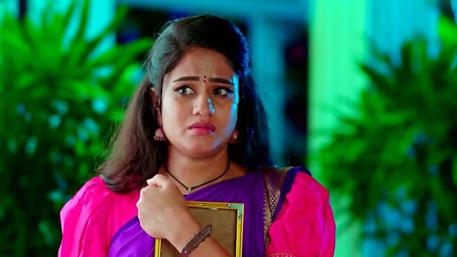 Jagadhatri season 1 episode 3 on Zee5