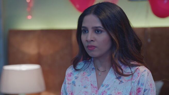 Navri Mile Hitlerla season 1 episode 11 on Zee5