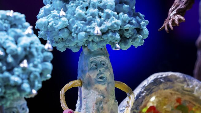 Chocolate Meltdown: Hershey's After Dark season 1 episode 1 on Discovery Plus