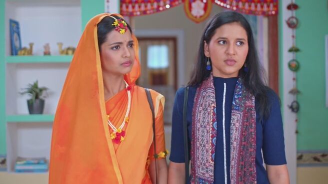 Navri Mile Hitlerla season 1 episode 10 on Zee5