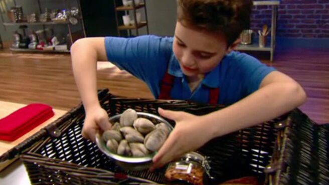 Rachael vs. Guy: Kids Cook-Off season 2 episode 2 on Discovery Plus
