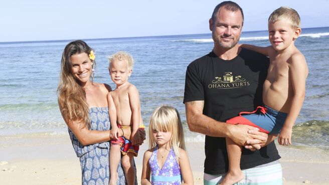 Love Yurts season 1 episode 3 on Discovery Plus