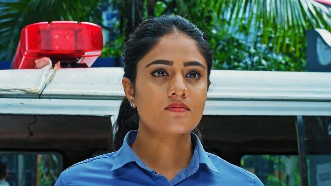 Kudumbasametham season 1 episode 1 on Zee5