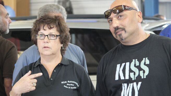 Dallas Car Sharks season 2 episode 3 on Discovery Plus