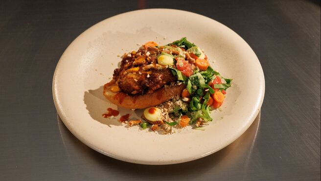 Cutthroat Kitchen: Knives Out season 1 episode 5 on Discovery Plus