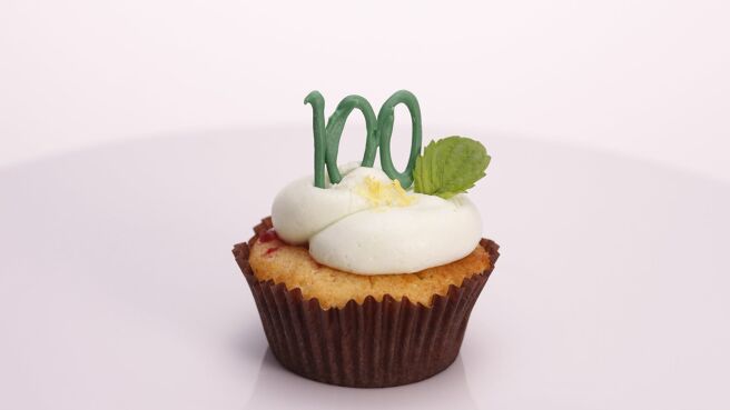 Cupcake Wars season 5 episode 1 on DiscoveryPlus