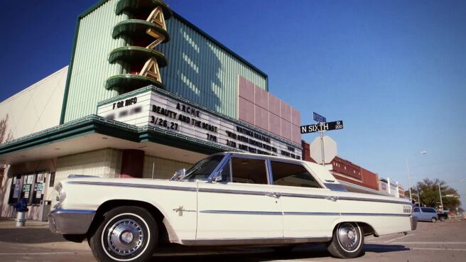 Dallas Car Sharks season 2 episode 13 on Discovery Plus