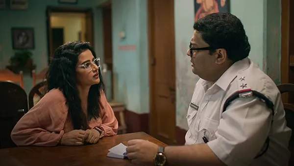 Kumudini Bhavan season 1 episode 1 on Hoichoi