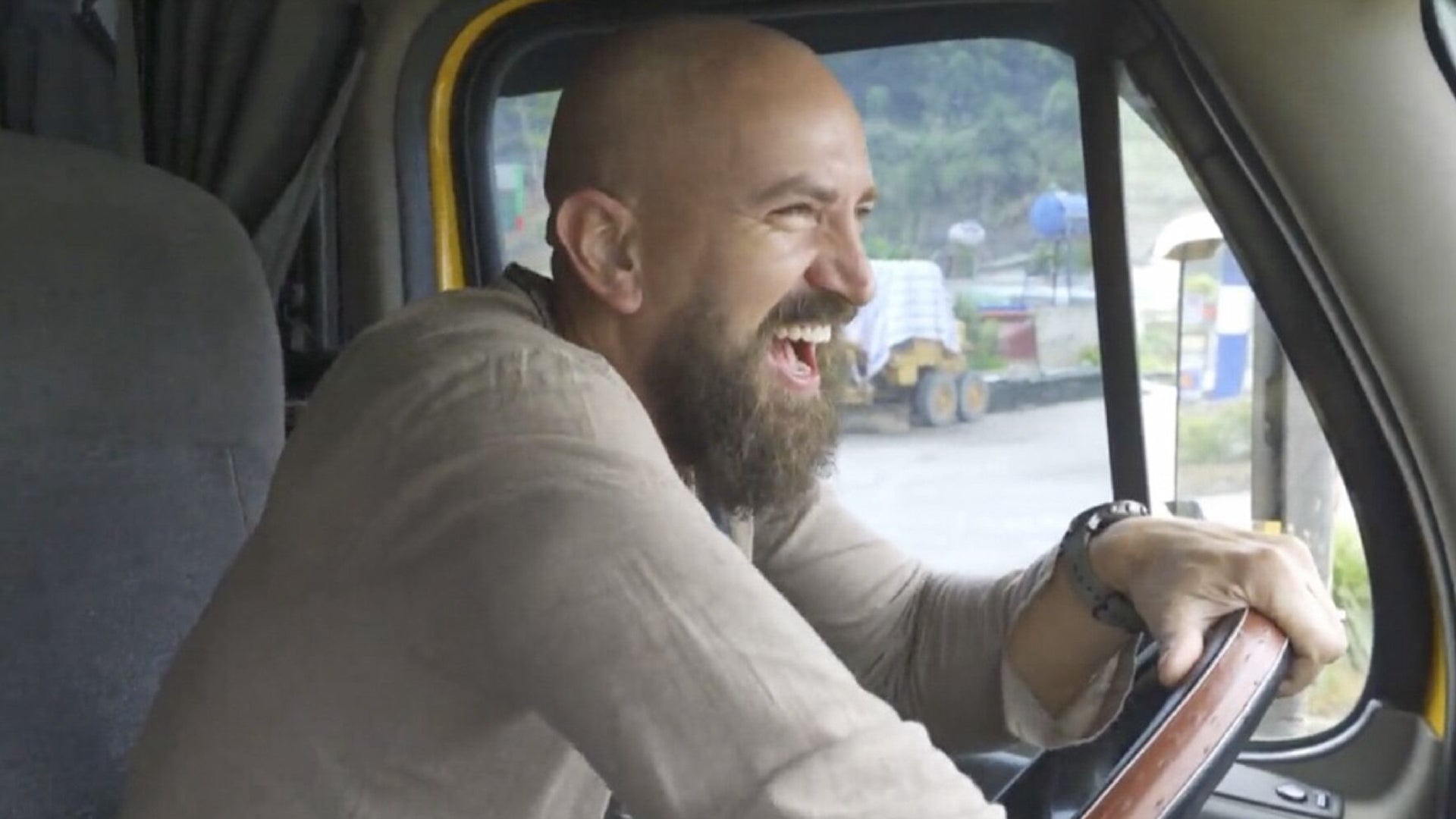 18 Wheels Across Vietnam season 1 episode 8 on Discovery Plus