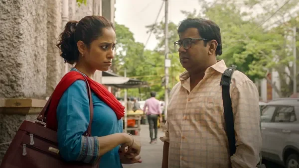 Dugdugi season 1 episode 1 on Hoichoi