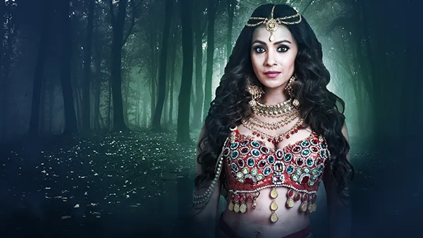 Kamini season 1 episode 4 on Hoichoi