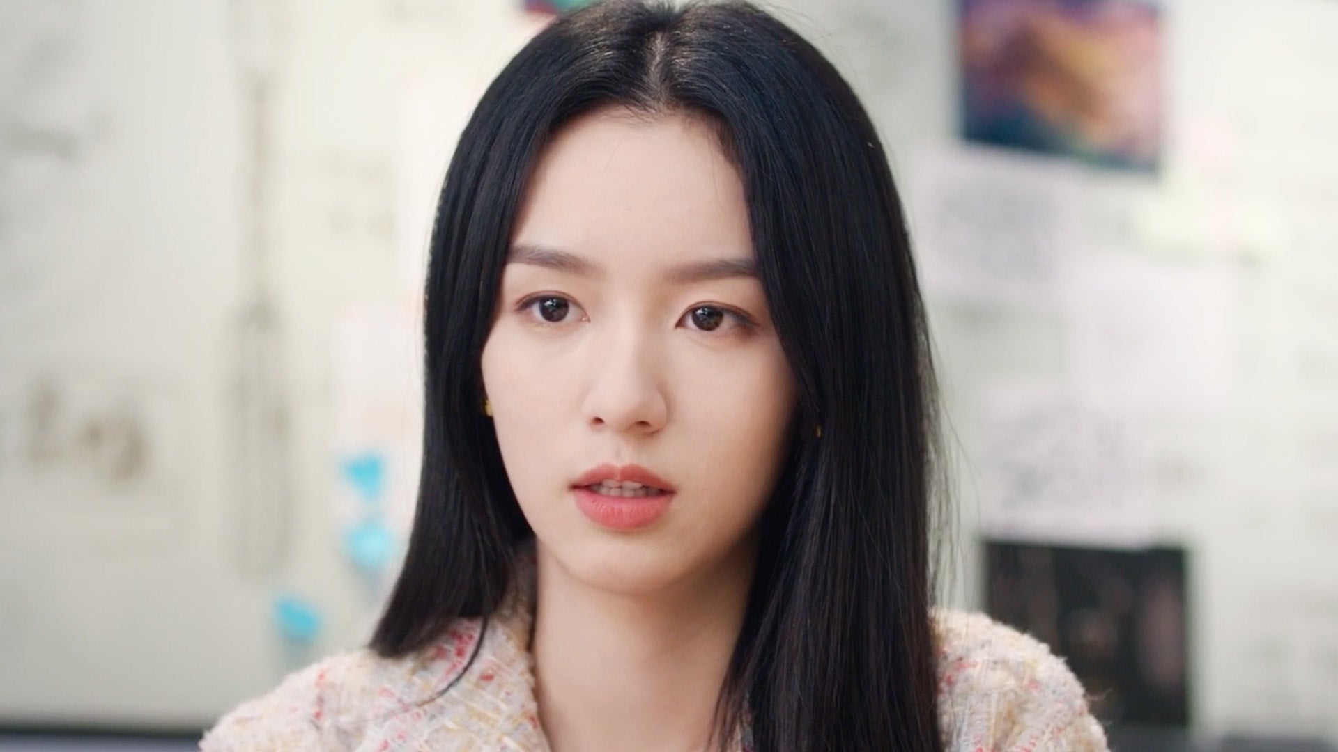 Everyone Loves Me season 1 episode 17 on undefined