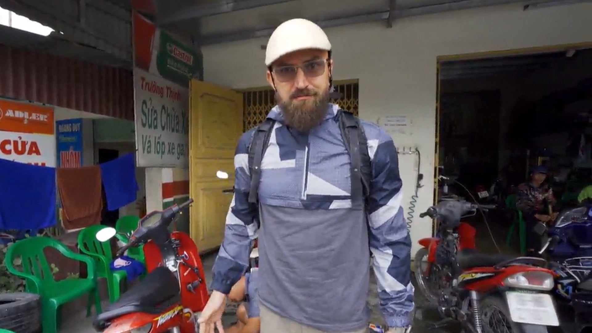 18 Wheels Across Vietnam season 1 episode 9 on Discovery Plus