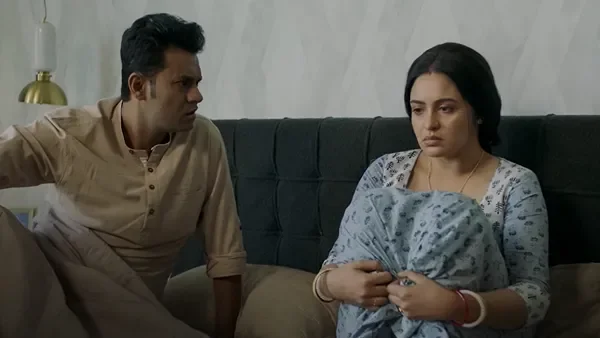 Lojja season 1 episode 2 on Hoichoi