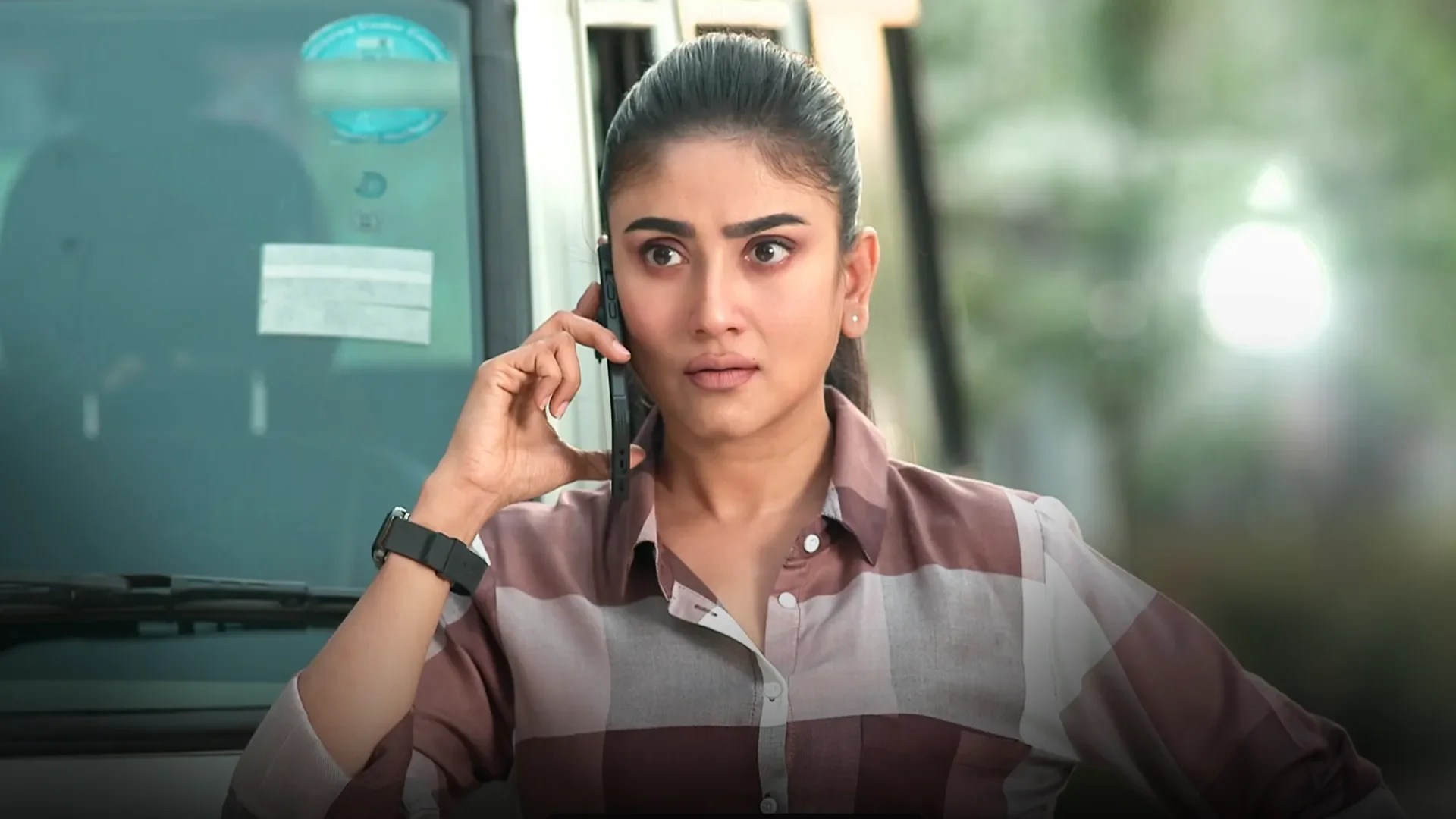 Shakha Proshakha season 1 episode 17 on Hoichoi