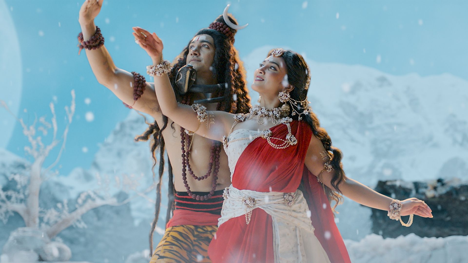 Mohishashur Mordini season 1 episode 4 on Hoichoi
