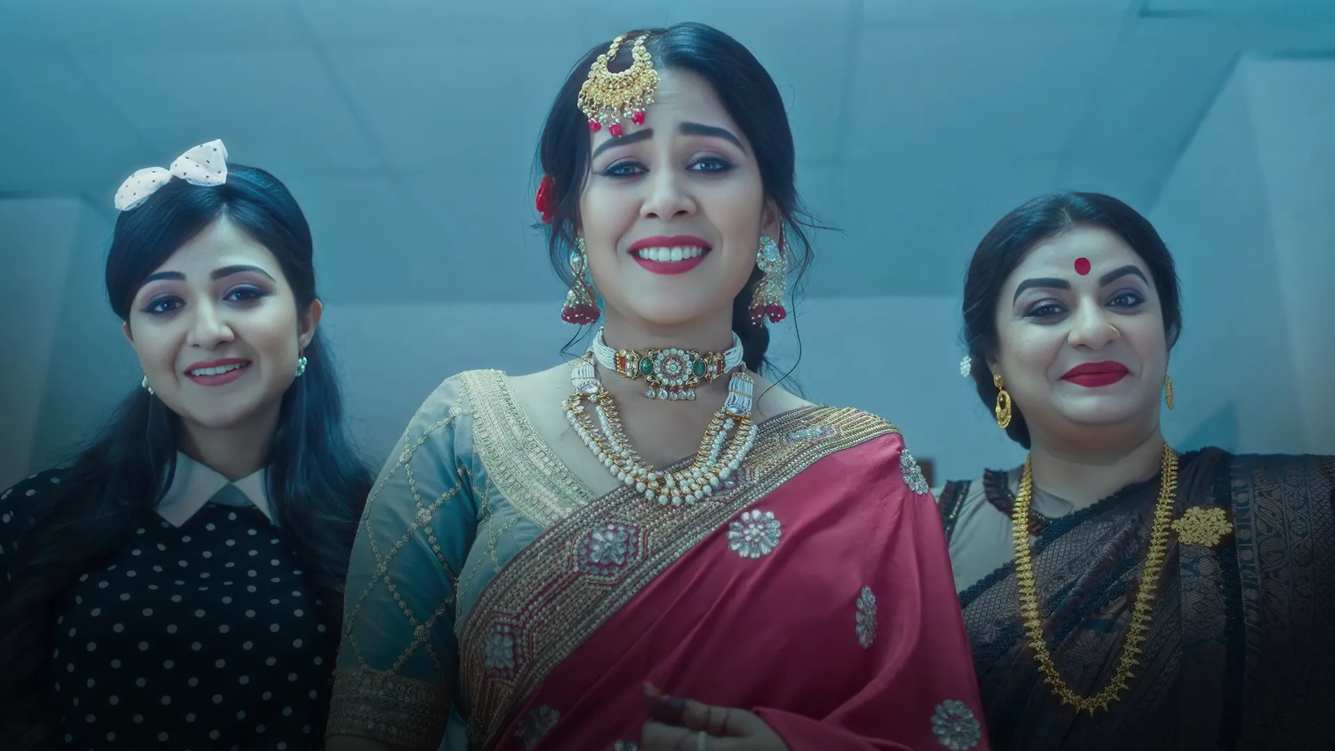 Bhootteriki season 1 episode 1 on Hoichoi