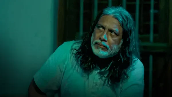 Refugee season 1 episode 3 on Hoichoi