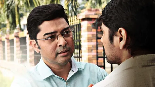 Six (Hindi) season 1 episode 8 on Hoichoi