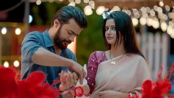 Gobhir Joler Maach season 1 episode 3 on Hoichoi