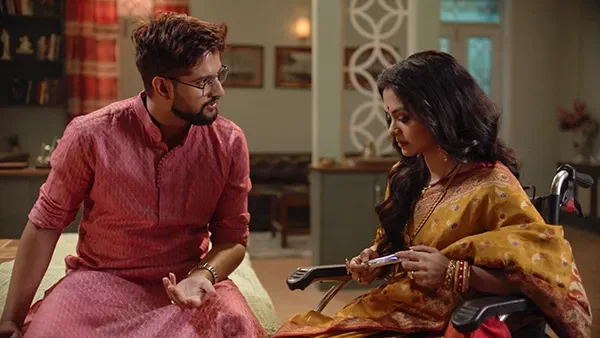 Sandhya Ke Aangan Mein (Hindi) season 1 episode 3 on Hoichoi