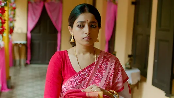 Indu season 1 episode 1 on Hoichoi