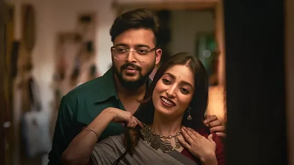 The Inside Story (Hindi) season 1 episode 1 on Hoichoi