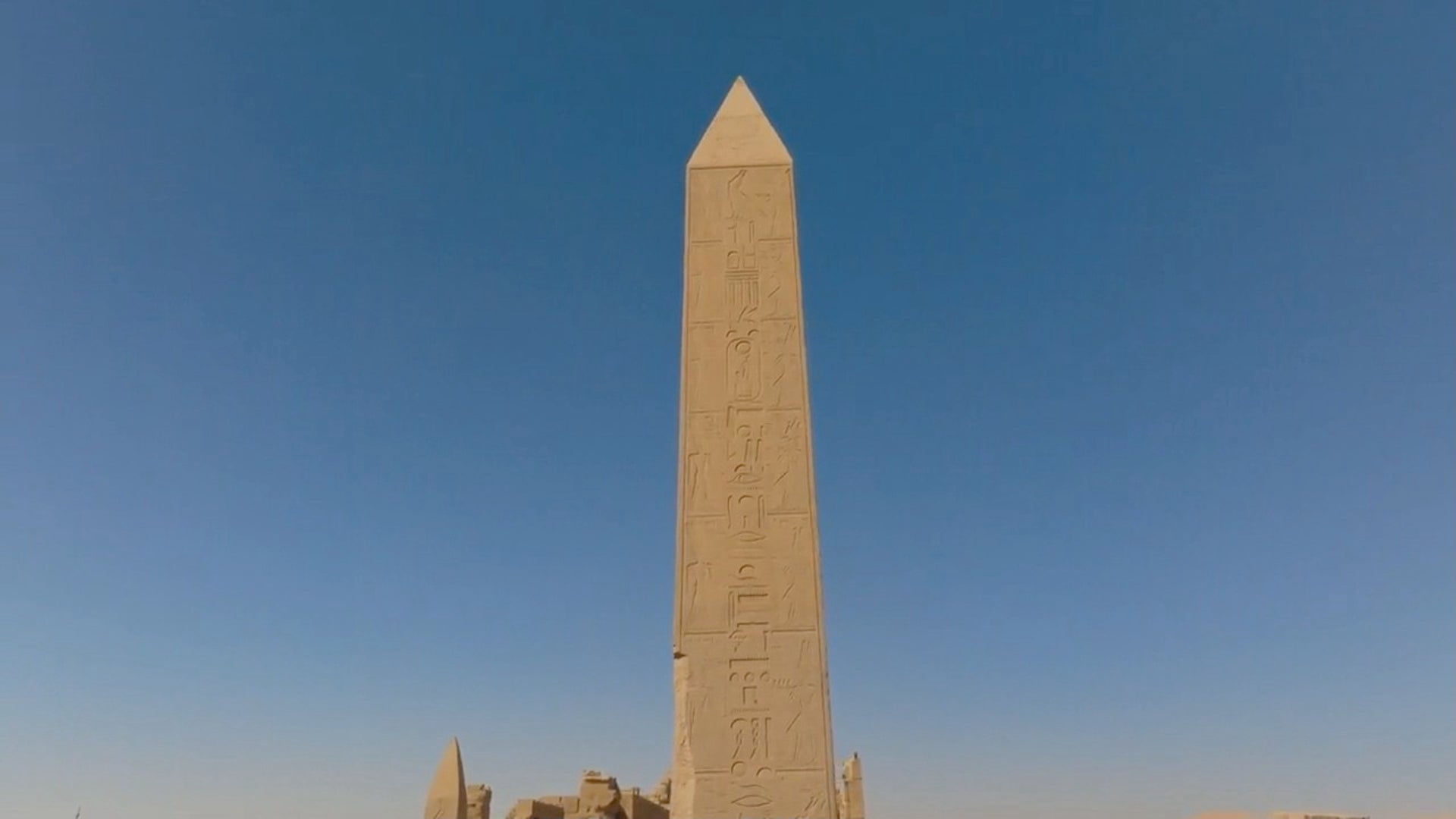Bradley Walsh: Egypt’s Cosmic Codes season 1 episode 2 on Discovery Plus