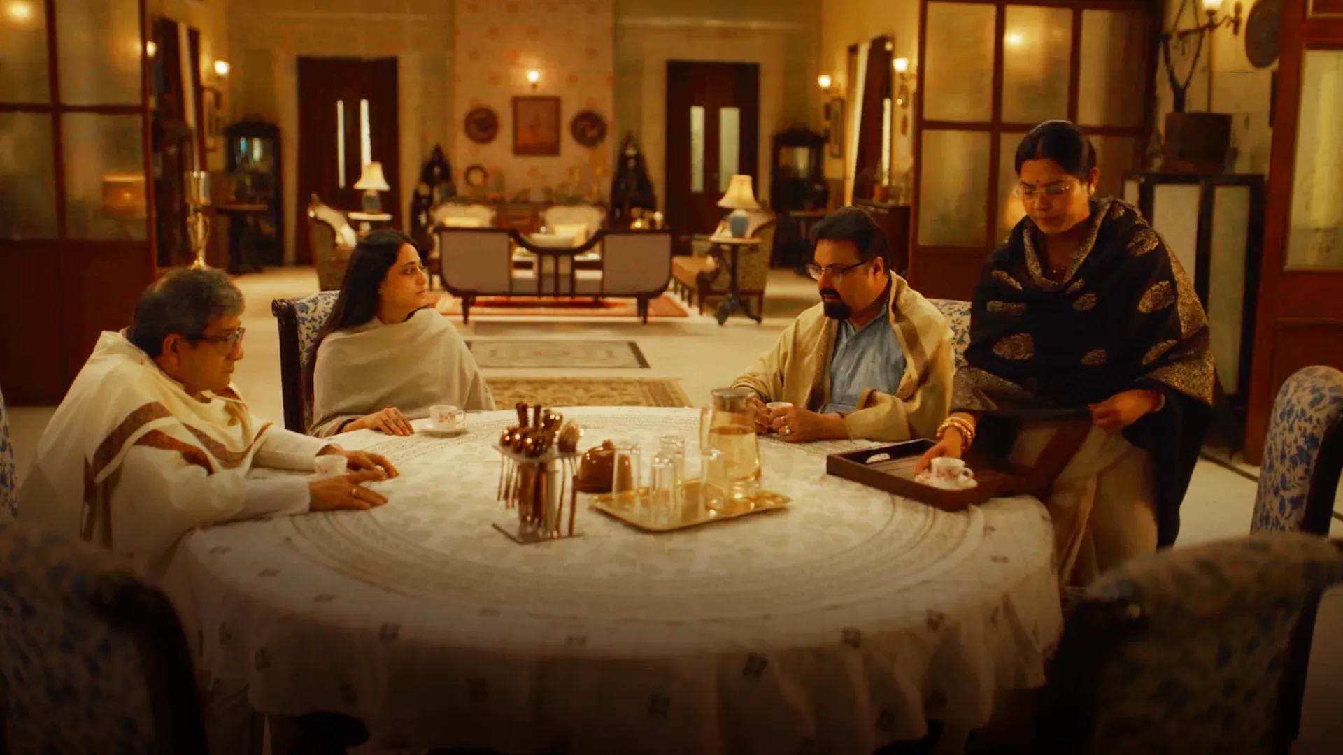 Thakumar Jhuli season 1 episode 4 on Hoichoi