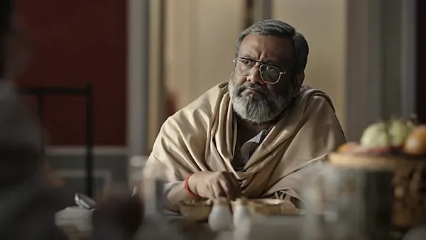 Rajneeti season 1 episode 1 on Hoichoi