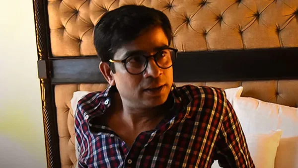 Do Not Disturb (Hindi) season 1 episode 3 on Hoichoi