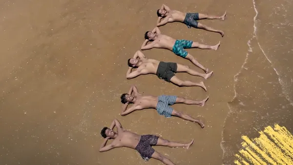 Hostel Days (Hindi) season 1 episode 3 on Hoichoi
