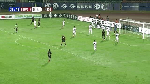Save! A Crucial Set-Piece Opportunity From The Corner For The Visiting Team on Sony LIV