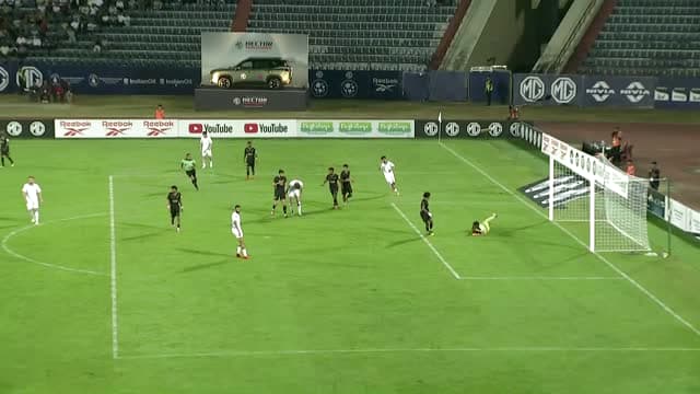 Save! A Straightforward Diving Save Denies A Clear Chance From Inside The Box on Sony LIV