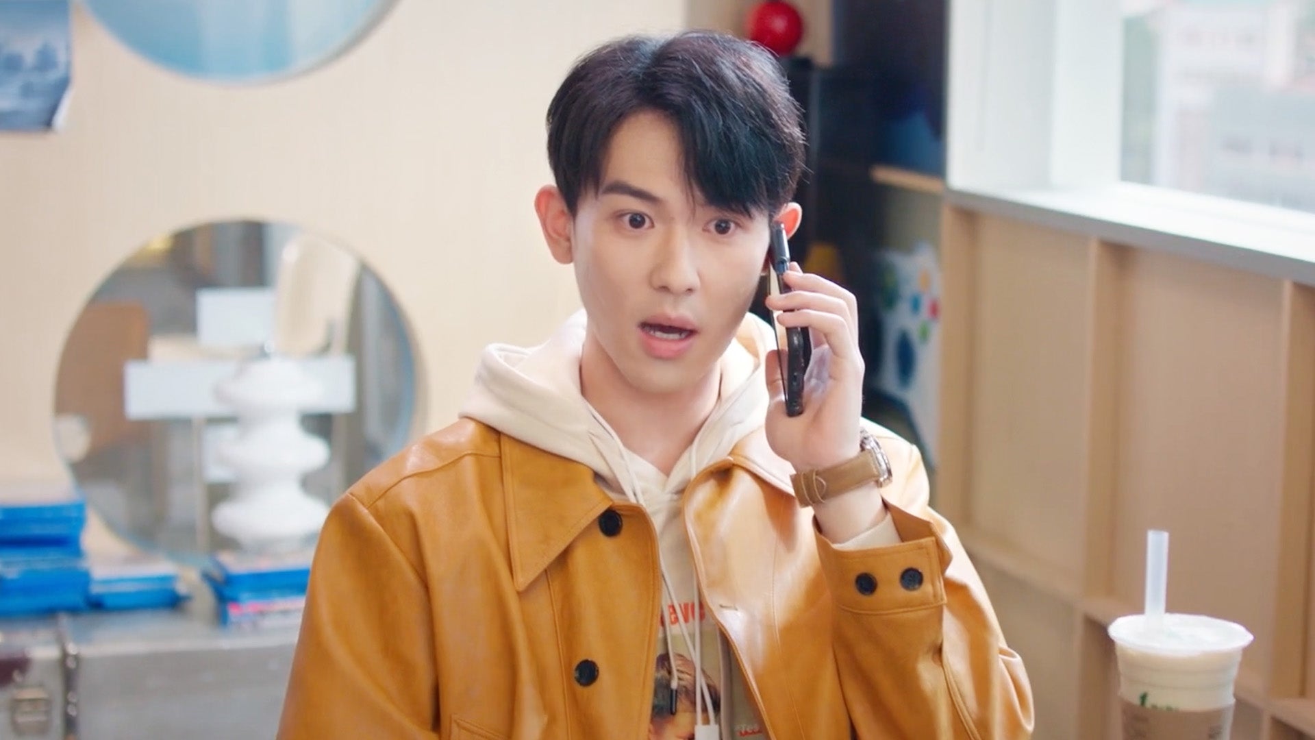 Everyone Loves Me season 1 episode 23 on undefined