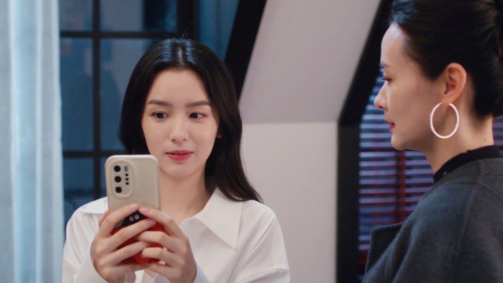 Everyone Loves Me season 1 episode 21 on undefined