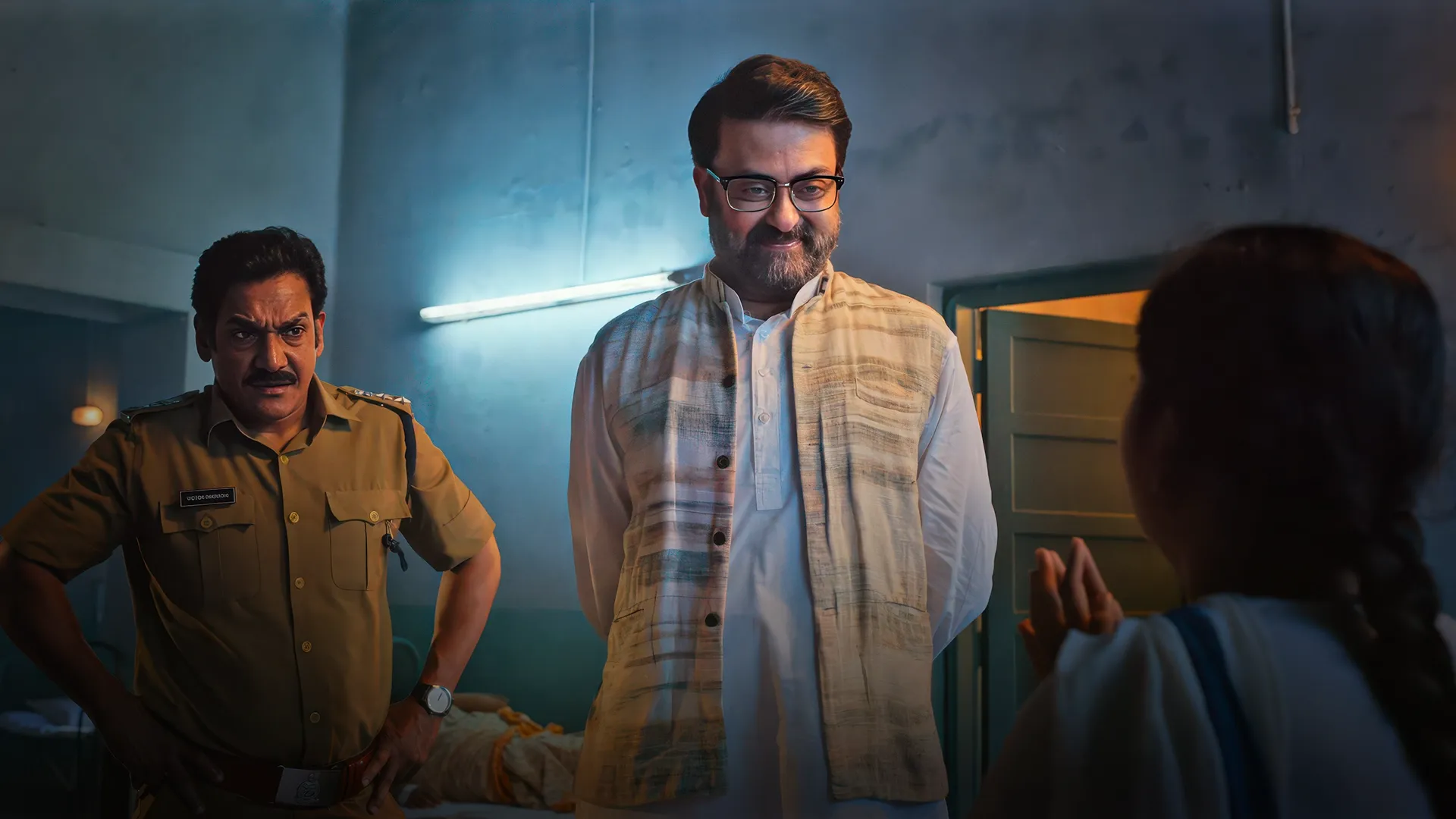 Talaash (Hindi) season 1 episode 3 on Hoichoi