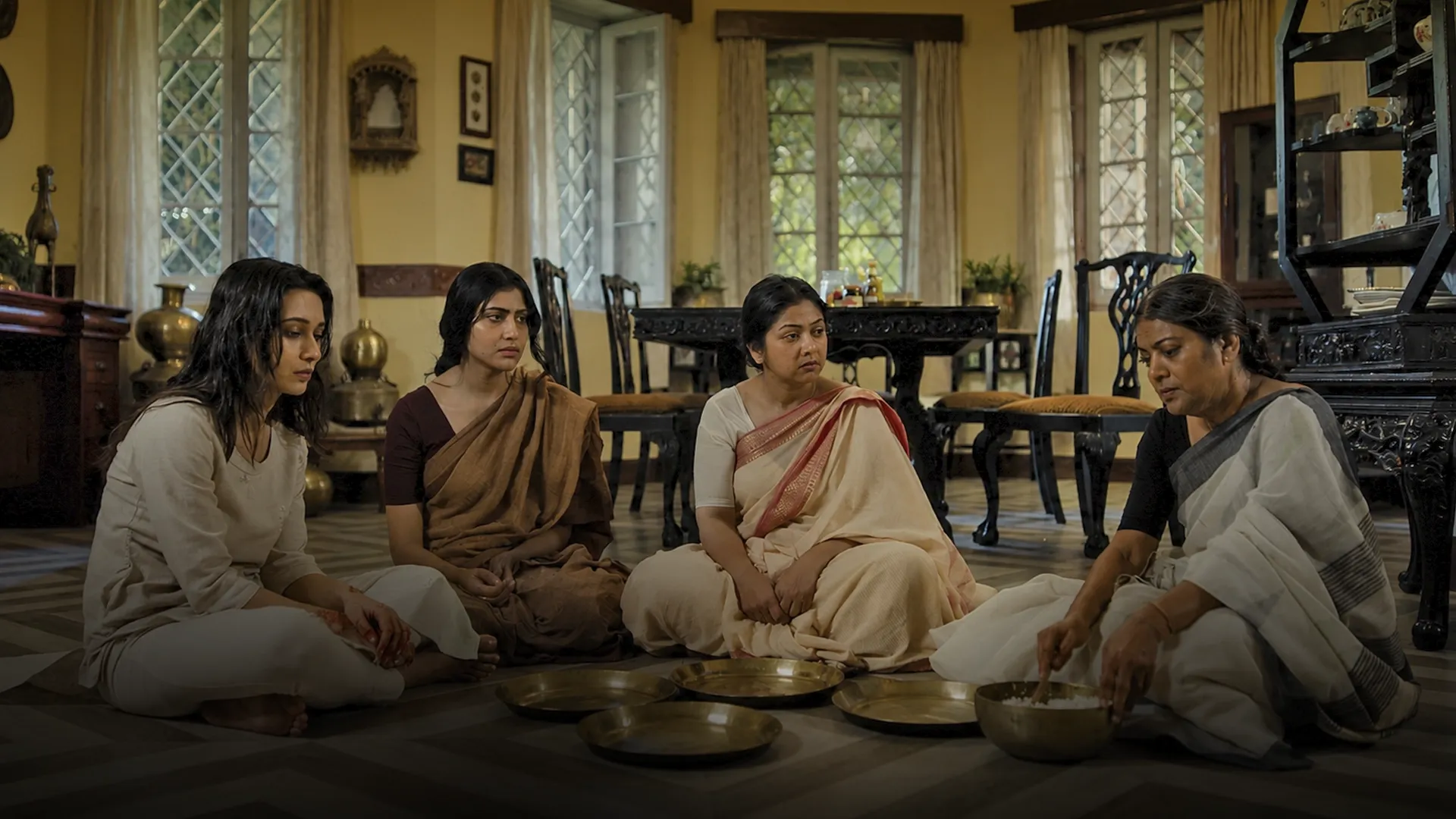 Queens season 1 episode 2 on Hoichoi