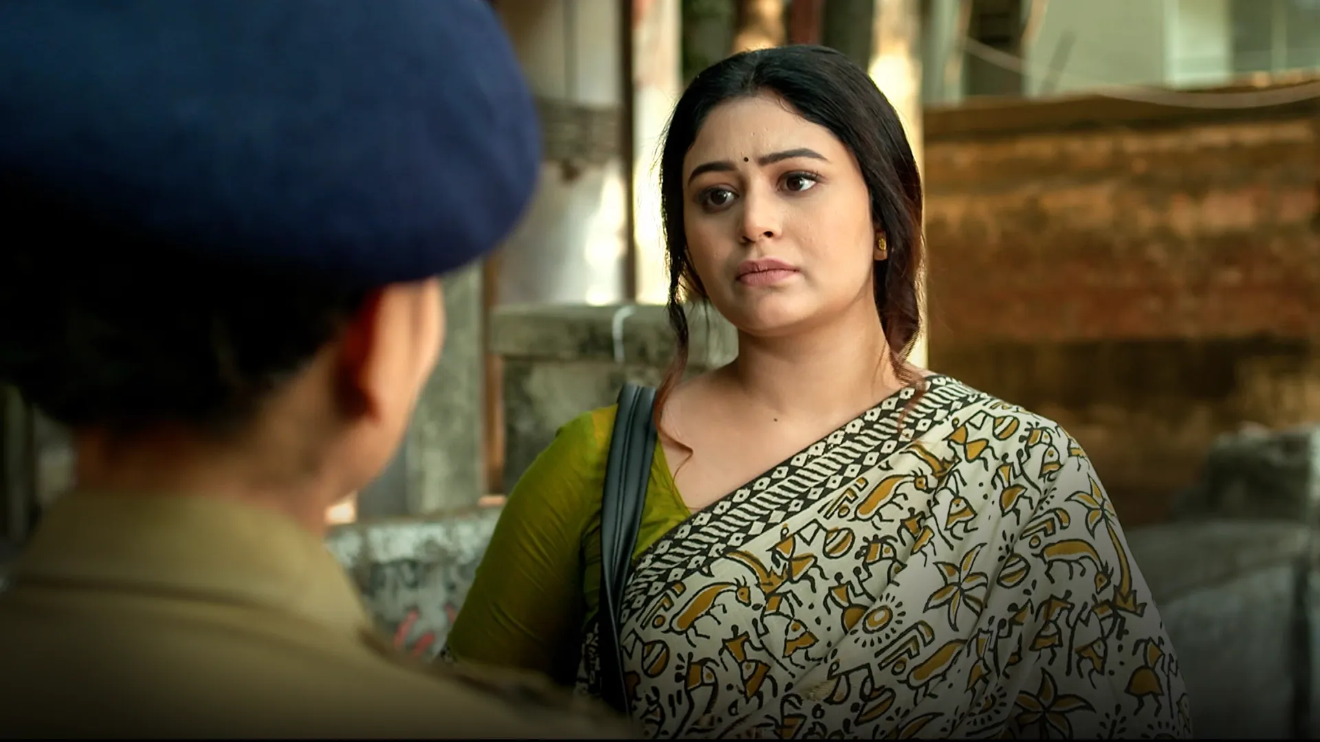 Shakha Proshakha season 1 episode 10 on Hoichoi