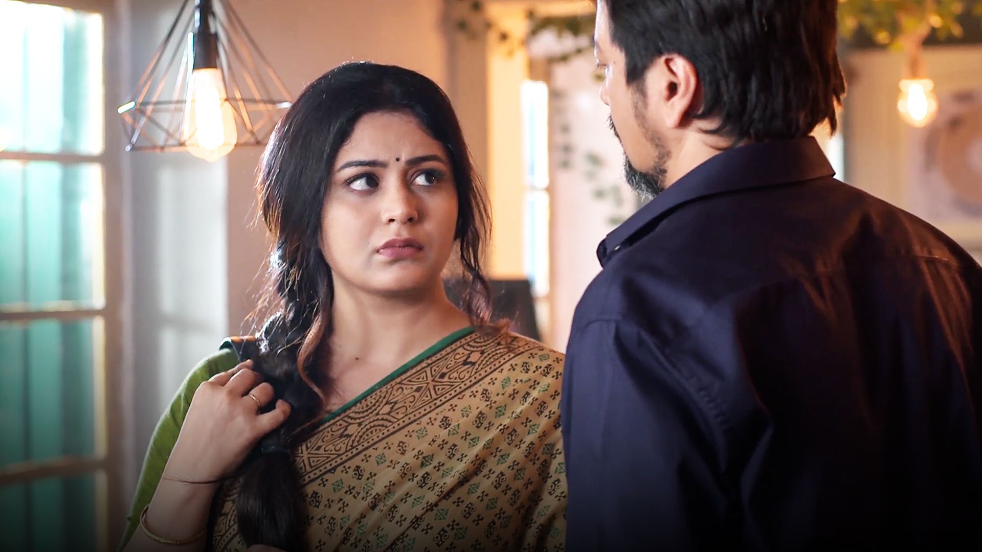 Apne Paraye (Hindi) season 1 episode 4 on Hoichoi